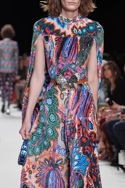 Look 77